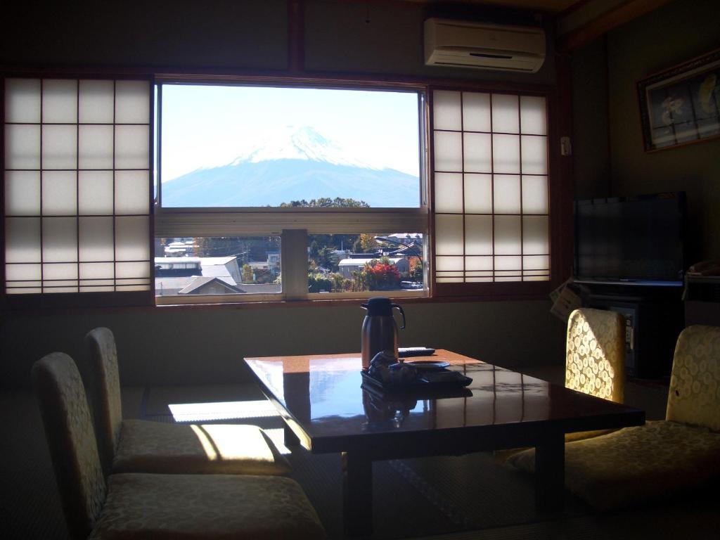 Ryokan Nashimiya Onsen Fujikawaguchiko Rum bild